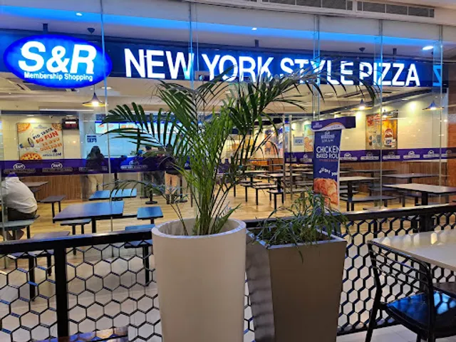 S&R Pizza branch open for dine-in and takeout